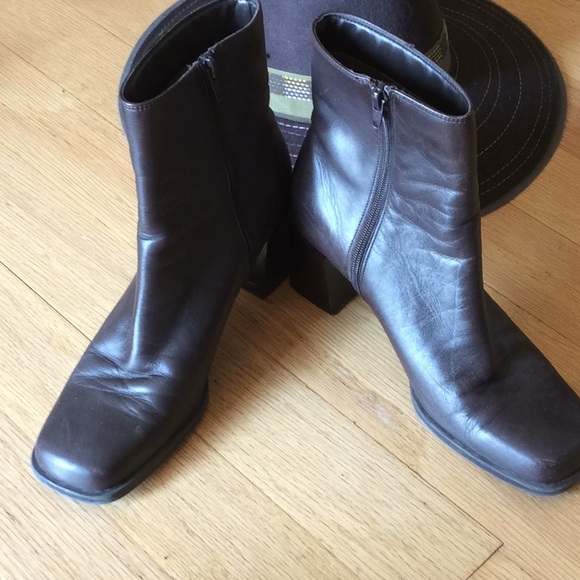 Karen Scott Shoes - Brown booties